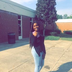 Meet your Posher, Kayla